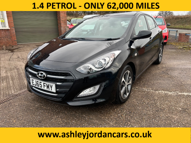 Hyundai i30 1.4 Blue Drive SE 5dr, LOW MILEAGE Hatchback Petrol Black