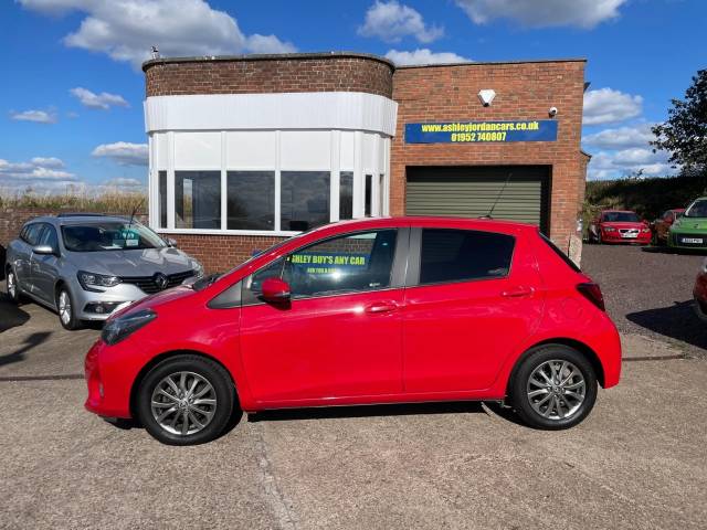 2017 Toyota Yaris 1.33 VVT-i Icon 5dr 6 SERVICE STAMPS