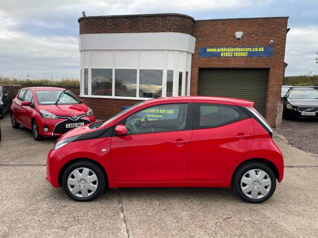 2018 Toyota Aygo 1.0 VVT-i X-Play 5dr ONE OWNER, LOW INSURANCE GROUP