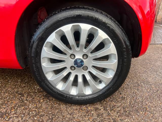 2013 Ford Ka 1.2 Zetec 3dr LOW MILEAGE, £35 TAX