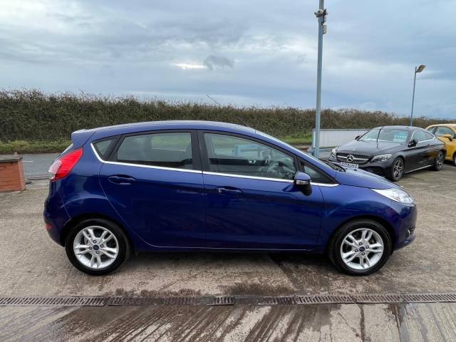 2015 Ford Fiesta 1.25 82 Zetec 5dr VERY LOW MILEAGE