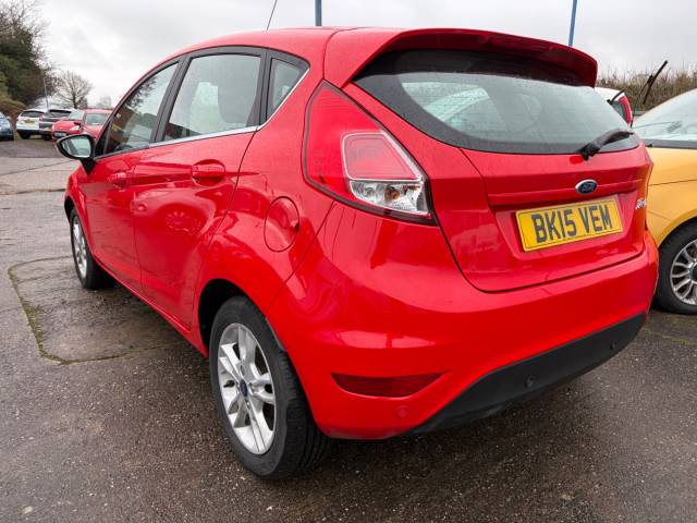 2015 Ford Fiesta 1.25 82 Zetec 5dr VERY LOW MILEAGE